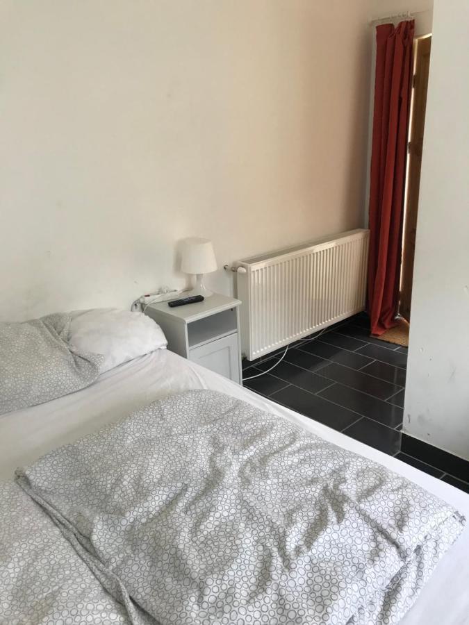 Kerti Franciaagyas Apartman 瓦茨 外观 照片